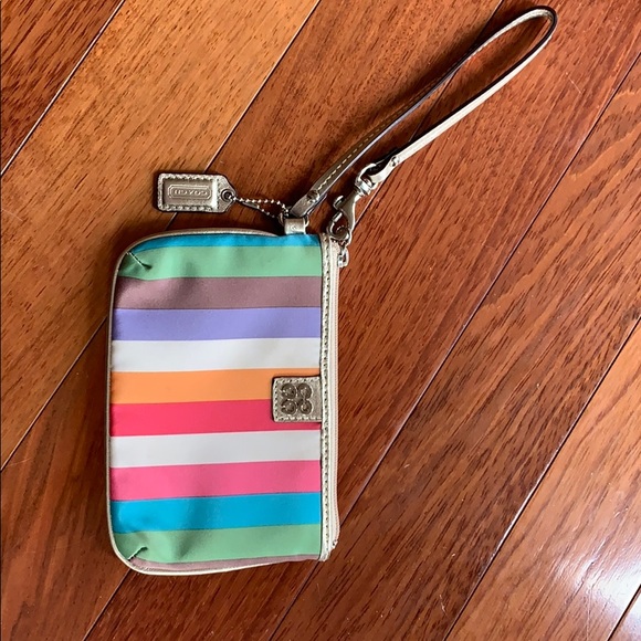 Coach wristlet. - Picture 1 of 6